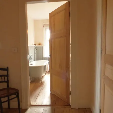Maison Des Kabanes Guest house *